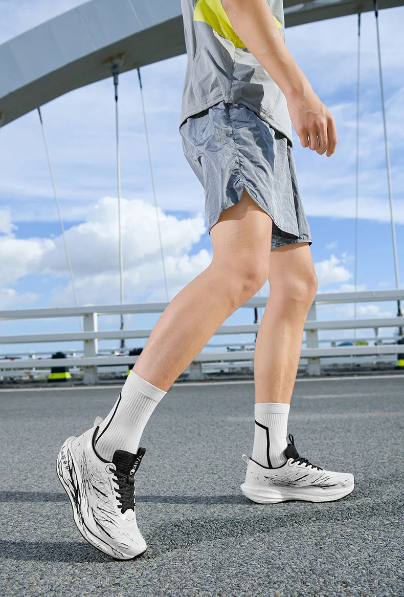 Men Sports Running Shoes Casual Marathon Carbon Plate Breathable Lightweight Women's Fluorescence Athletic Nonskid Sneakers