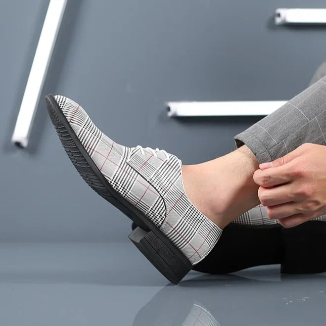 Luxury Men Dress Shoes Leather Shoes Designer Striped Patten Men Formal Shoes Italian Oxfords Pointed Toe Wedding Shoe Barber