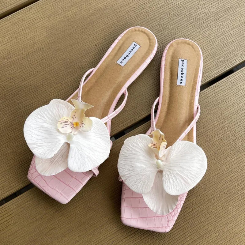 Designer Charms Hawaiian Romantic Bohemian Colorful Flower Accessories Summer New Elegant Women Slippers Casual Shoe Lace Charms