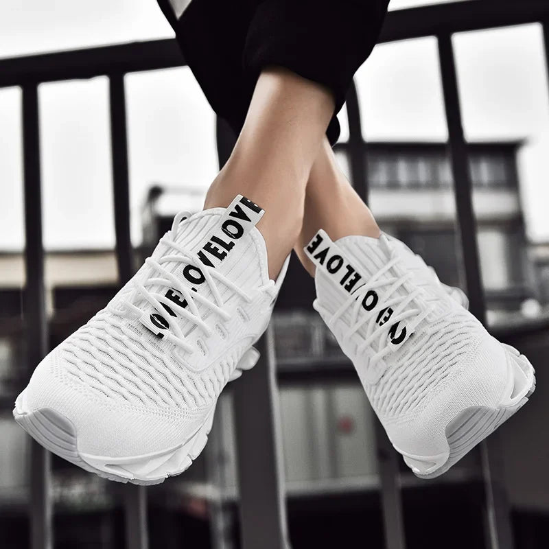 New Lightweight Men's Running Shoes Comfortable Breathable Mesh Sneakers Fashion Men's Casual Shoes Breathable mesh shoes