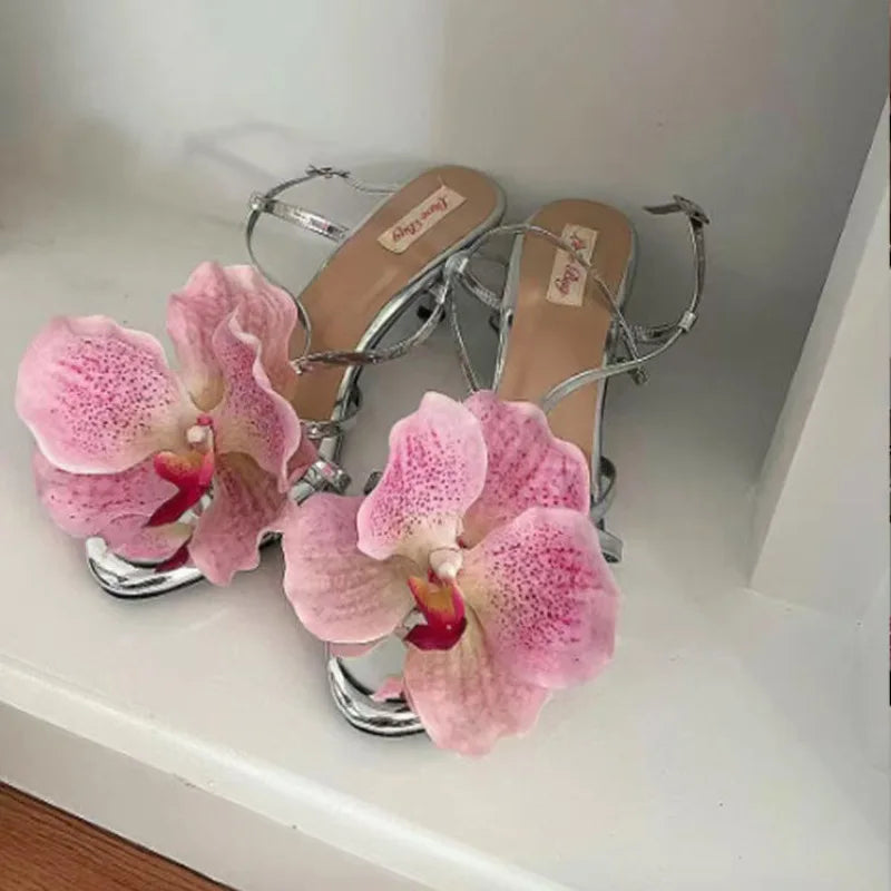 Designer Charms Hawaiian Romantic Bohemian Colorful Flower Accessories Summer New Elegant Women Slippers Casual Shoe Lace Charms